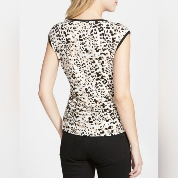 Vince Camuto Sleeveless Animal Print Ruched Blouse with Keyhole - Picture 2 of 8